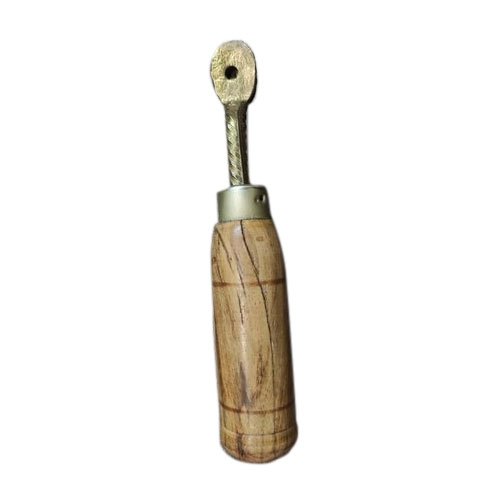 Poignées d'outils en bois